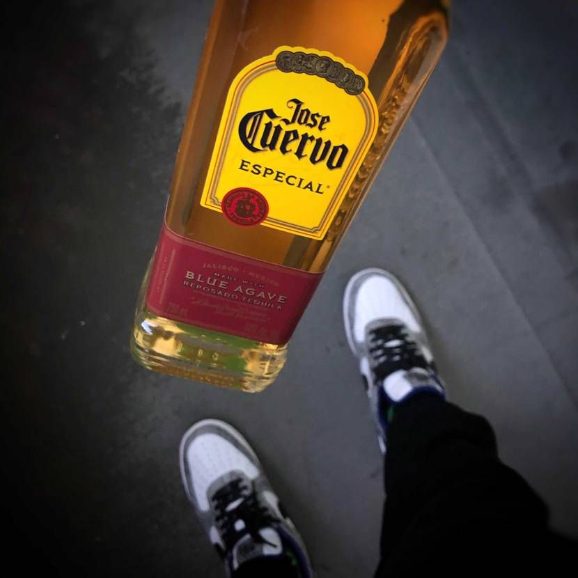 今日はバイユーAF1🐍でお酒買いに行ってました。
そういえばスキニーパンツって