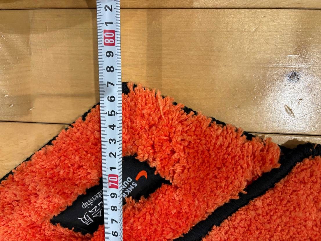 既に出てますが…
よくわからないタグは裏から糸を切れば綺麗