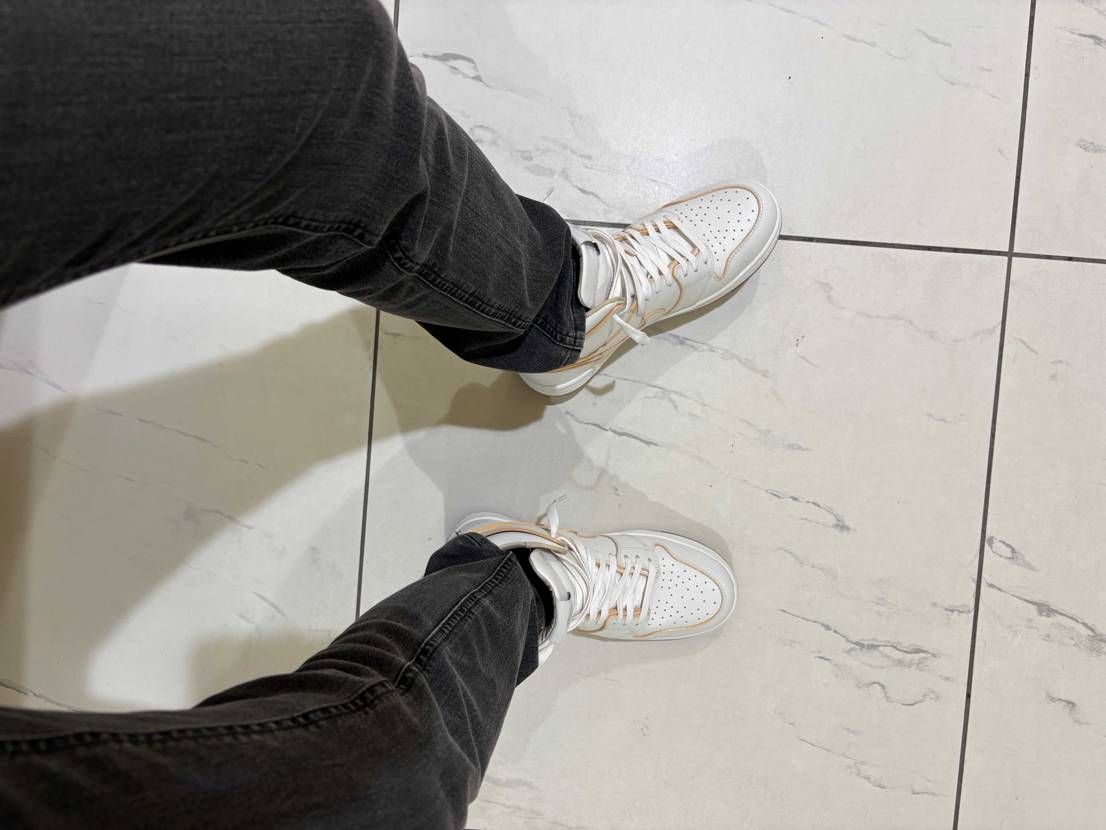 週末晴れる事を祈りスニーカーをおろす儀式をしました🥰

