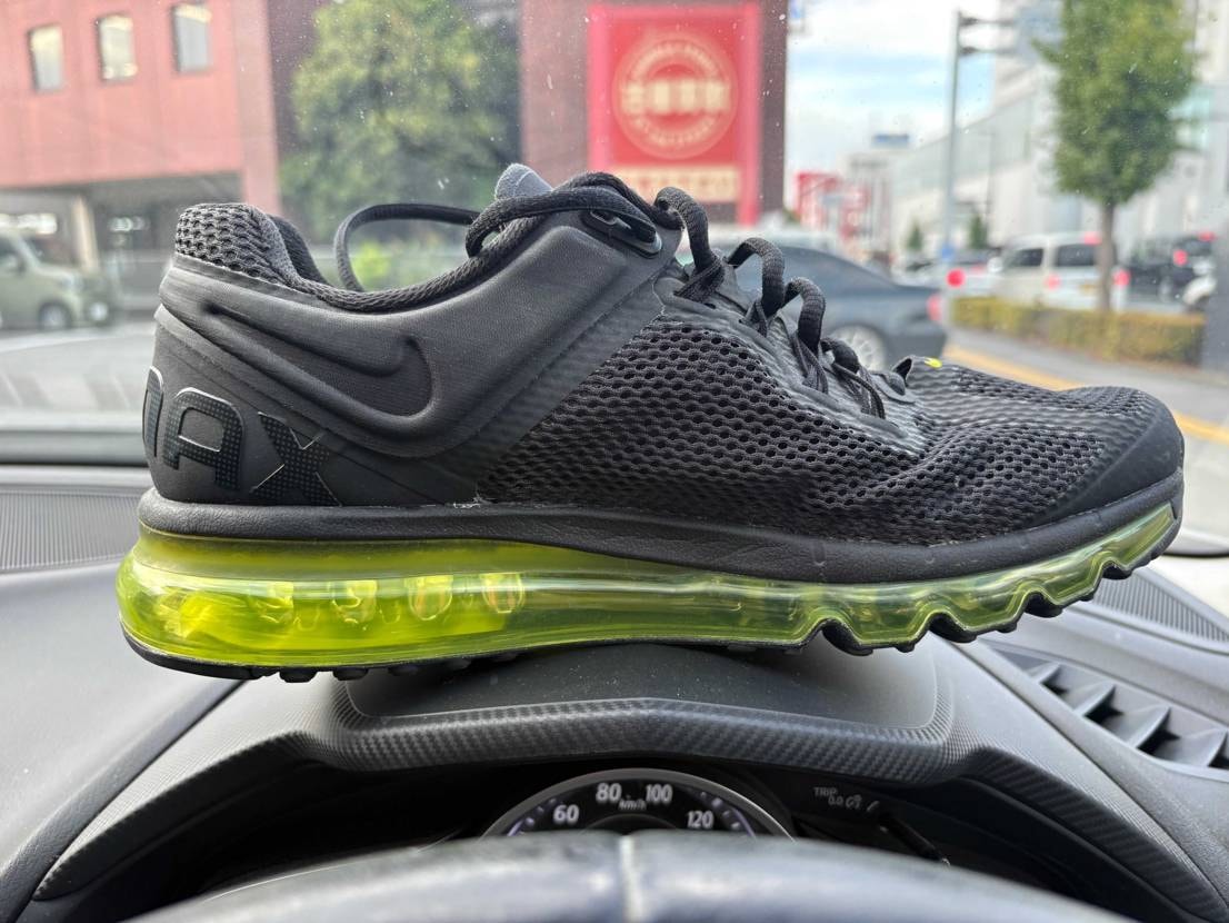 air max 2013 4000円で拾ってきた。
結構好きだったりする。