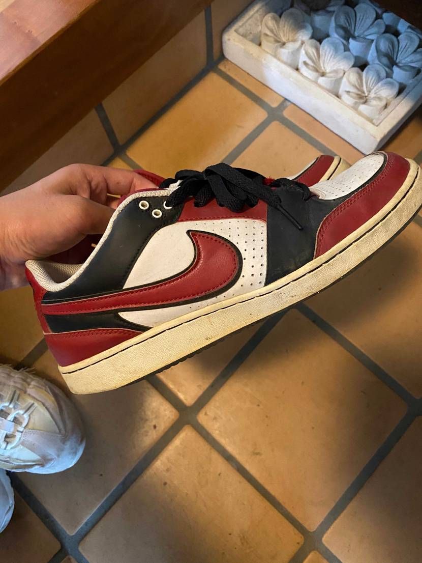 実家にあったスニーカーなんですけどわかる方教えて下さい！