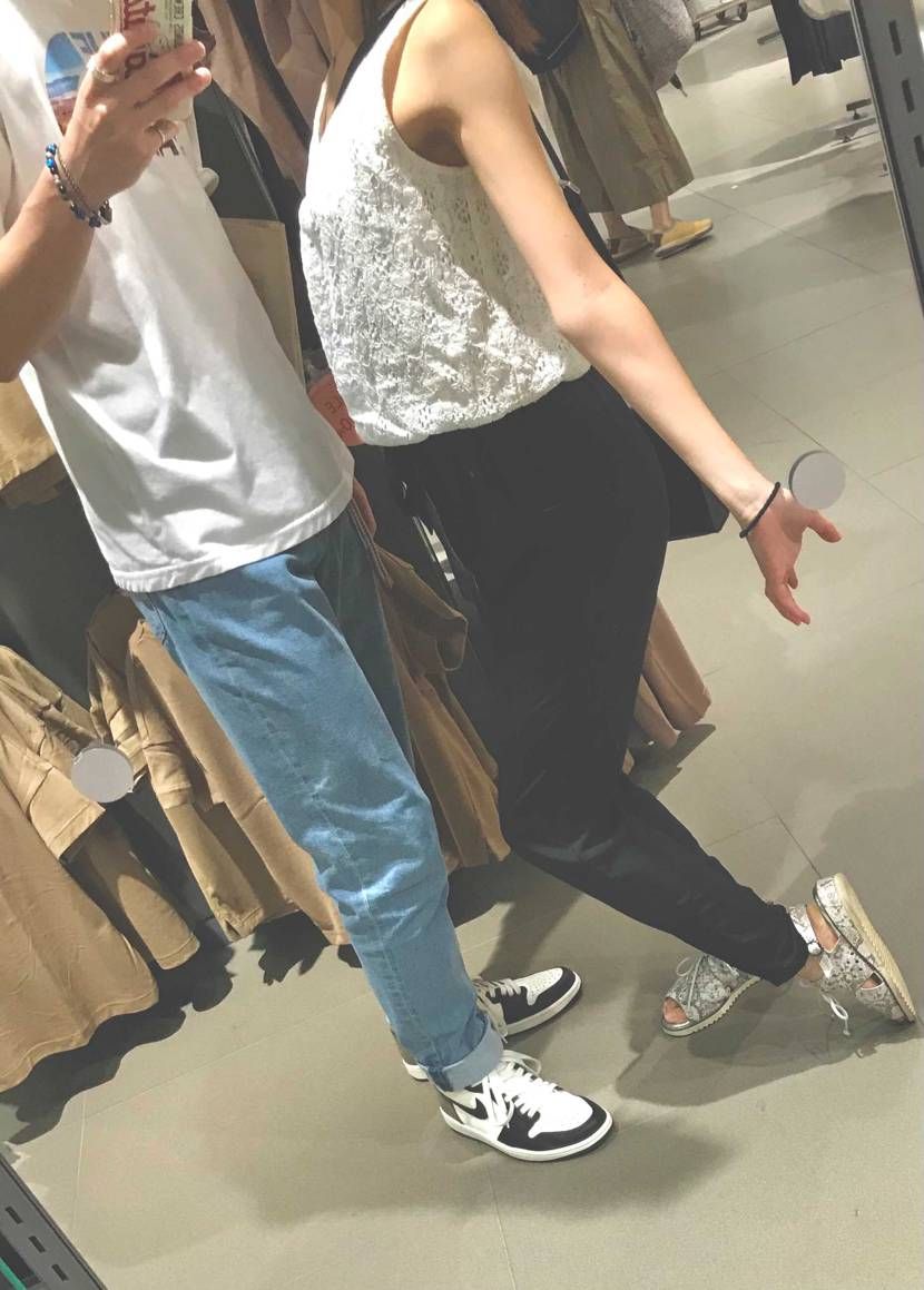 ナイキ エアジョーダン1 ハイ Og セイル ダークモカ ブラック のコーデ 口コミ投稿 変なポーズ Byぐらたん スニーカーダンク