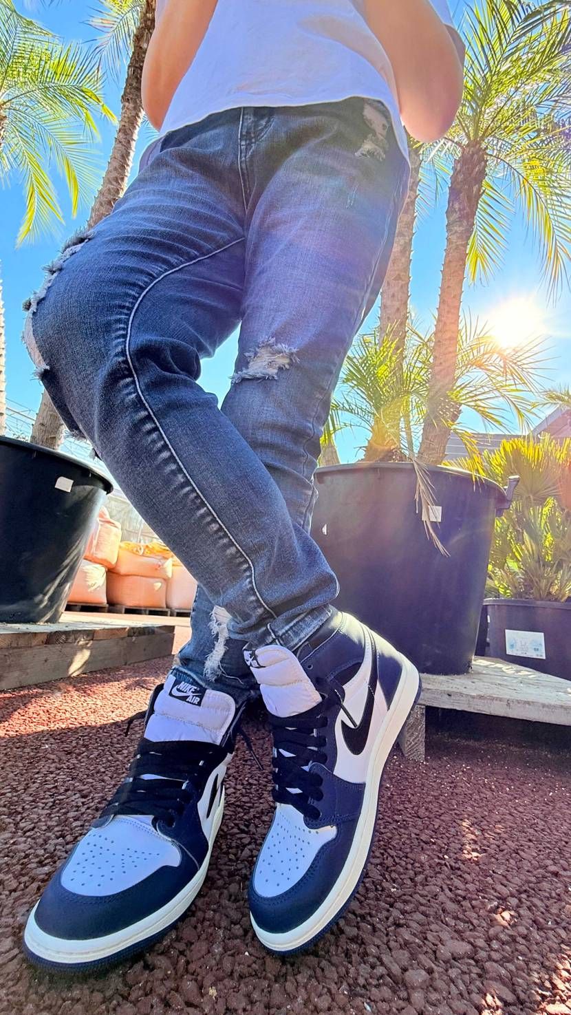 パートナーの誕生日にAIR JORDAN 1 RETRO H