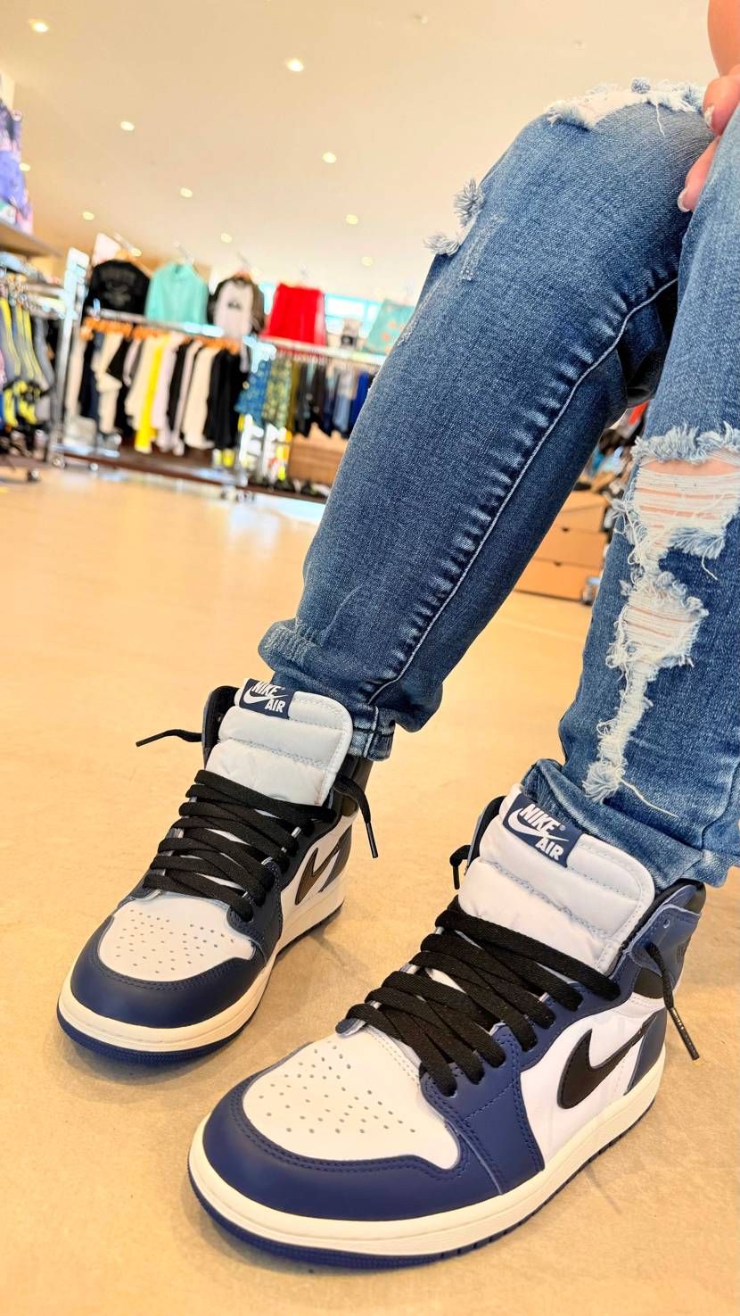パートナーの誕生日にAIR JORDAN 1 RETRO H