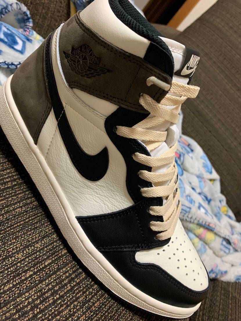 シューレをベージュに変えてみました。
皆様のご意見をいただきたいと思います。