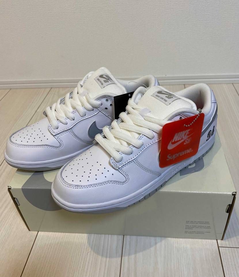 シュプリーム × ナイキ SB ダンク ロー \"ホワイト/メタリックシルバー\" Supreme × Nike SB Dunk Low 