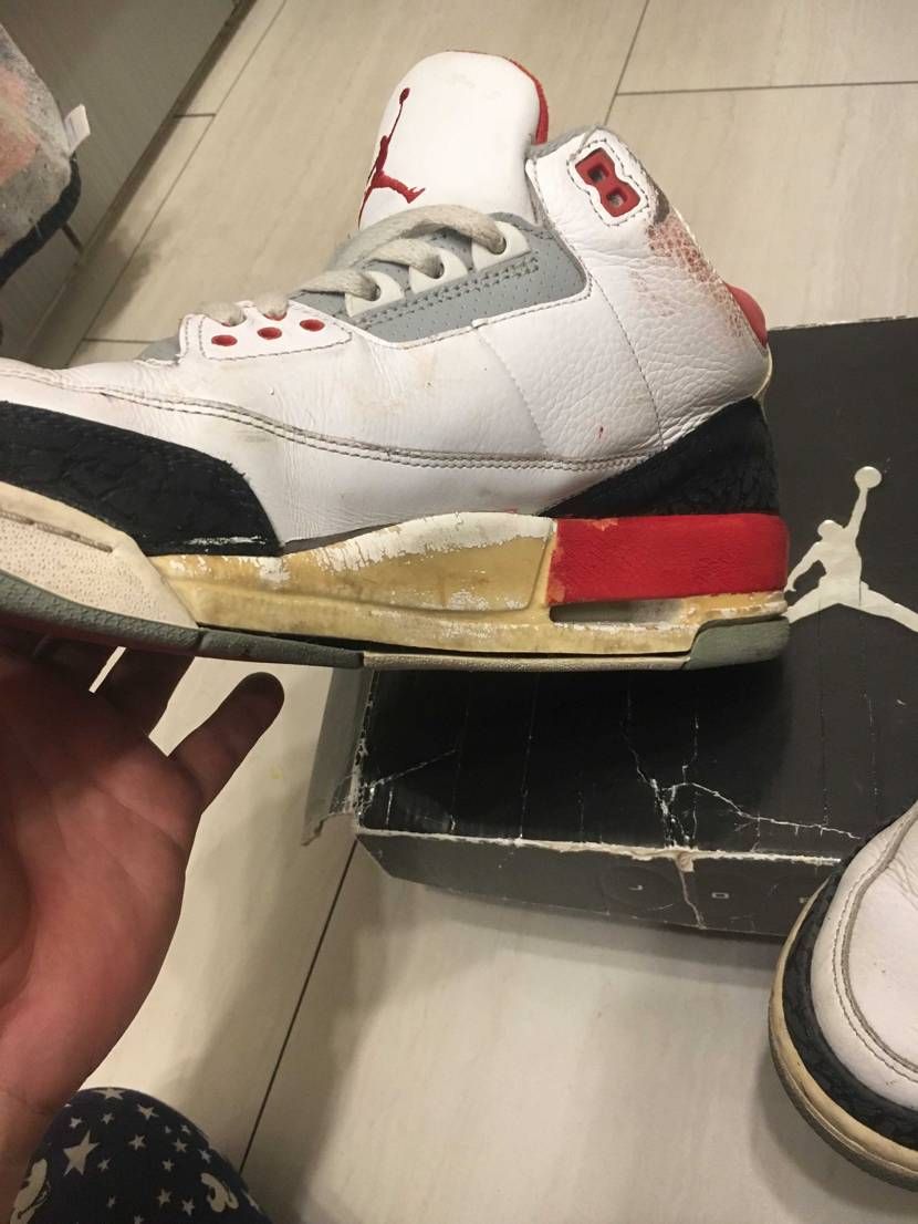 ２００３年から履き続けたAJ3。
とうとう加水分解ですね(T-T)
塗装が剥