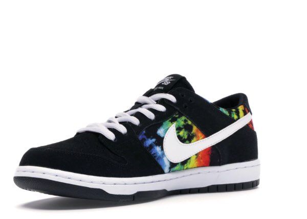 質問です。
こちらのdunk low の ishod wair tie dye