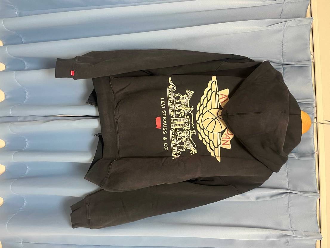 LEVIS公式にて購入。サイズもぴったりで間違いのない一着👍これはかなりイイ🥳