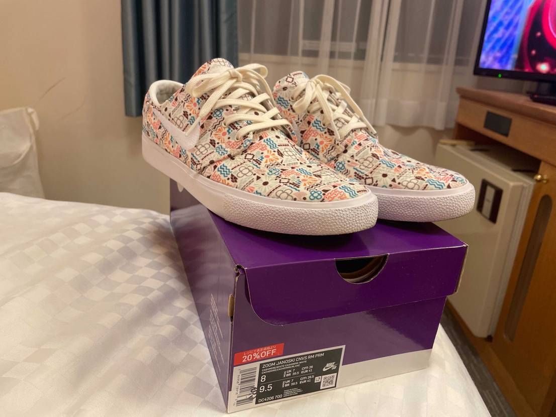 後悔
2足買えばよかった
4,752円
履き潰し確定