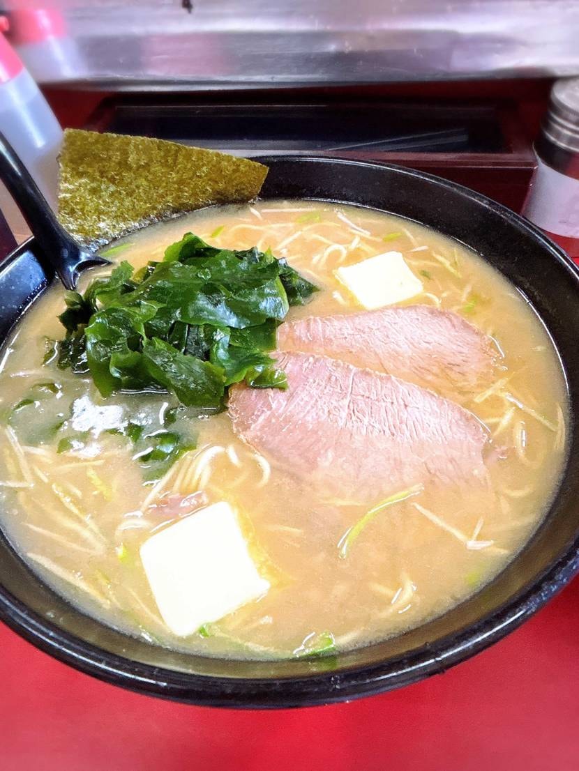 人生初めてのラーショを食べ、
その後は人気の少ない浜辺でベ