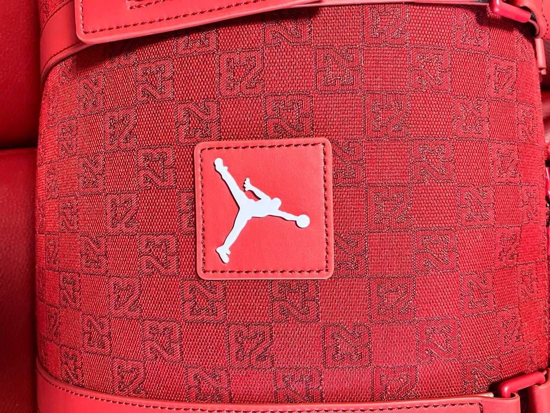 予想以上の質の良さ
素材の高級感、色味に大満足！！