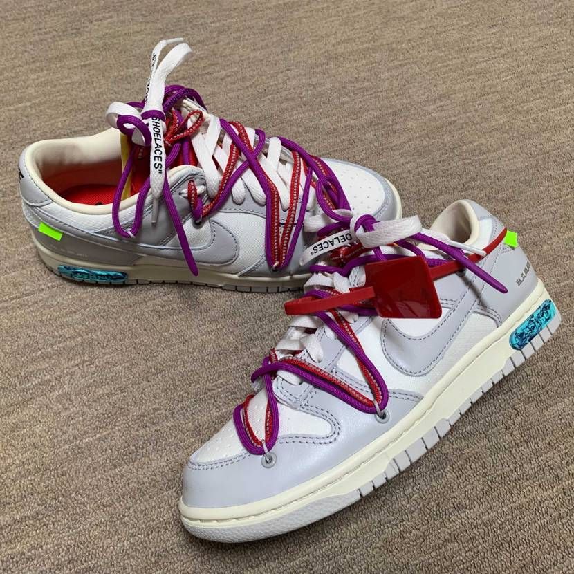 Lot45の特徴でもある赤タンと赤タグを最大限に活かそうと赤シューレースを加えて