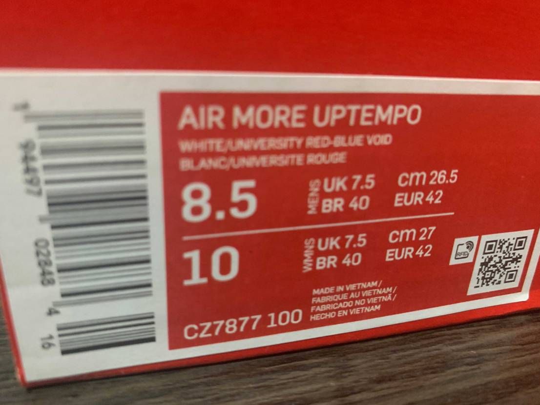 シンガポール在住なのですが
フットロッカーにてGS展開しか