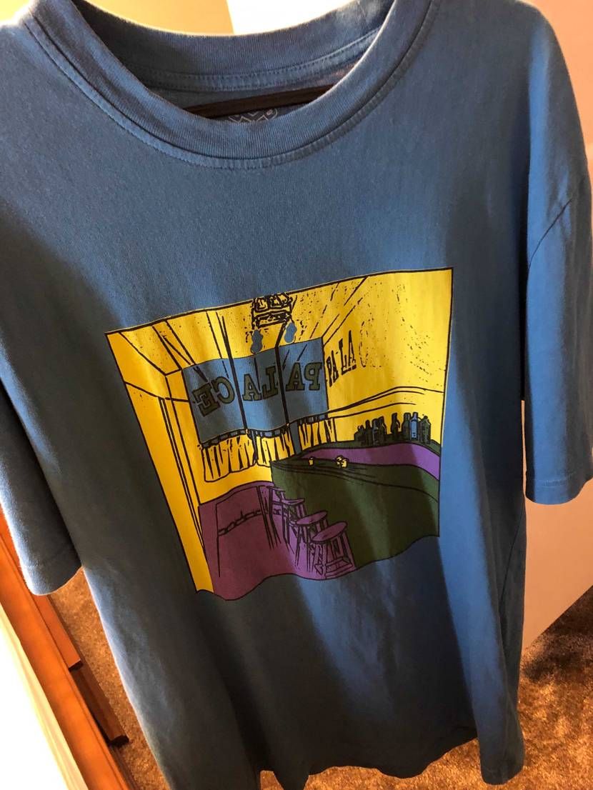 質問です！このPALACEのTシャツいつのシーズンかわかる人いますか？