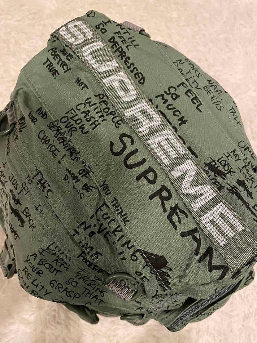 SUPREMEとSUPREAMが並んでる🙂生地はランダムなので個体差があるみた