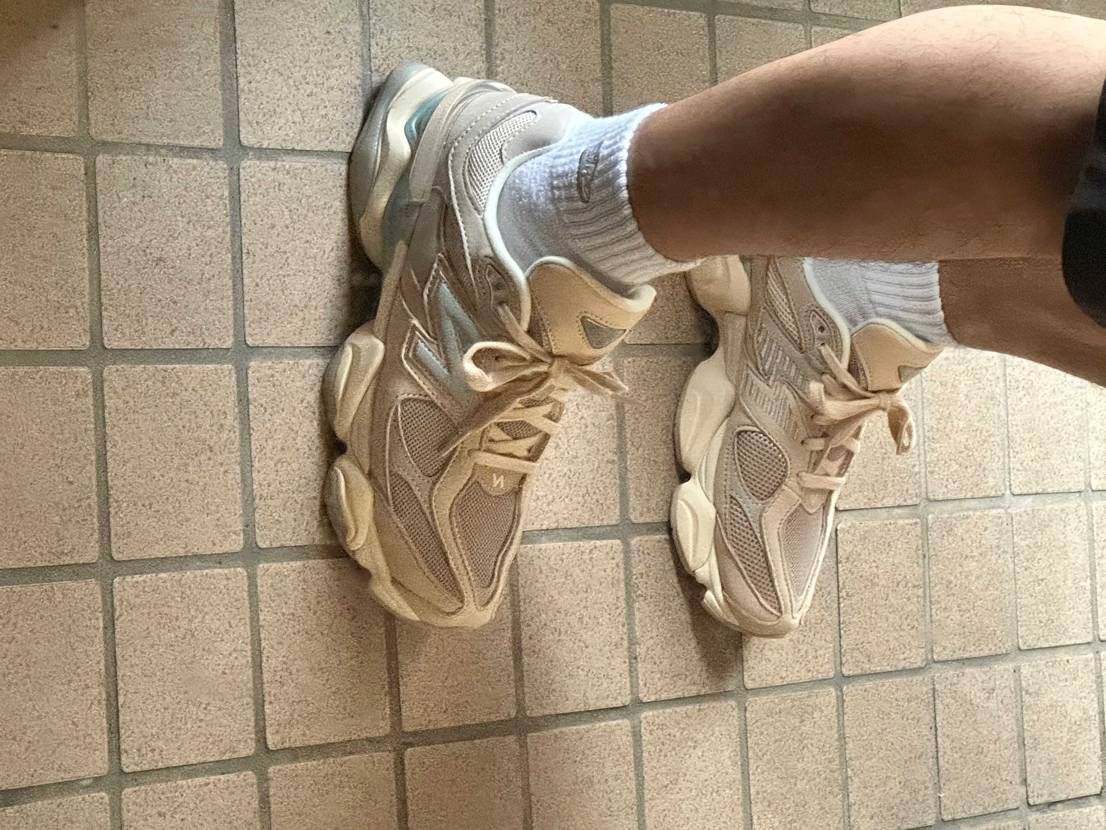 ニューバランスの9060のベージュ✖️水色まじいい