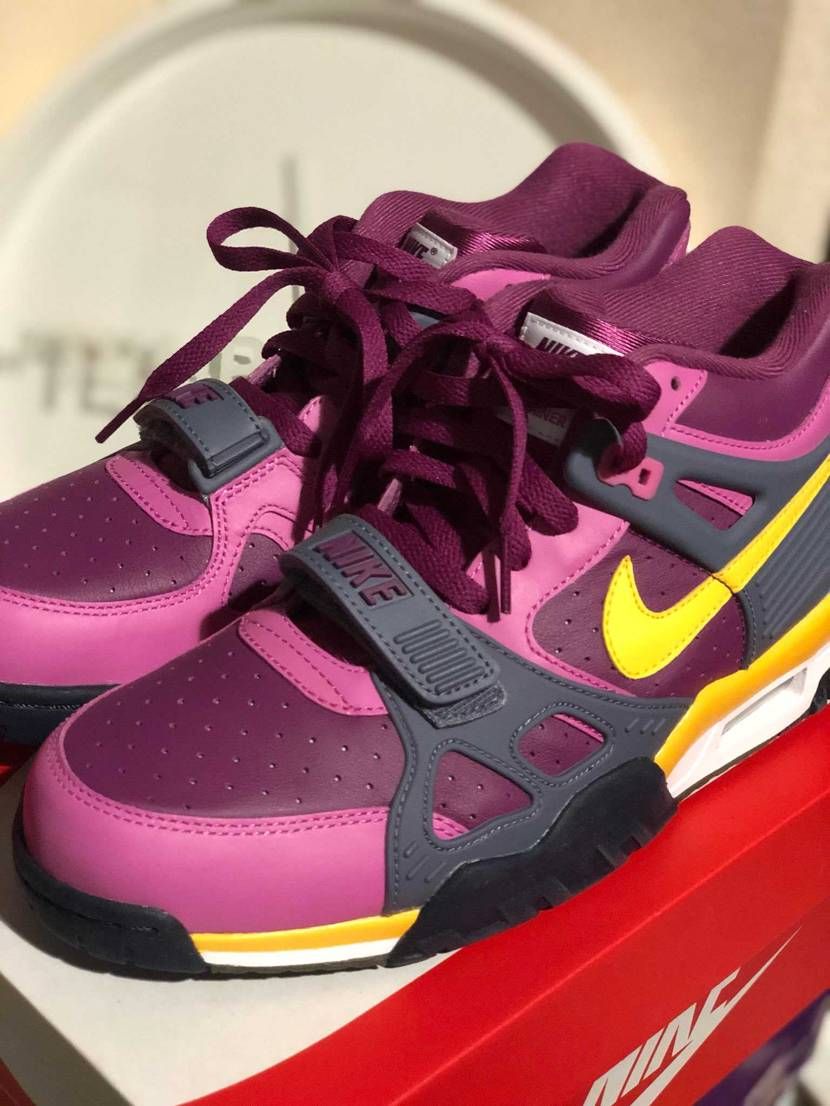 海外販売だからなのか記事にすらなってないんだけどAir Trainer 3 VI