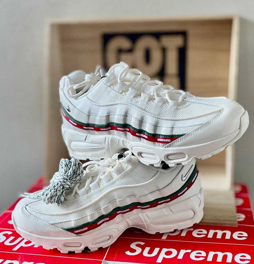 黒欲しかったけどセイルもかなり良い！
今週末出る？赤95は東京のみかな？