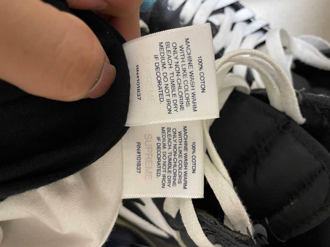 バンダナボックスロゴ　
どっちが偽物かわかります？？