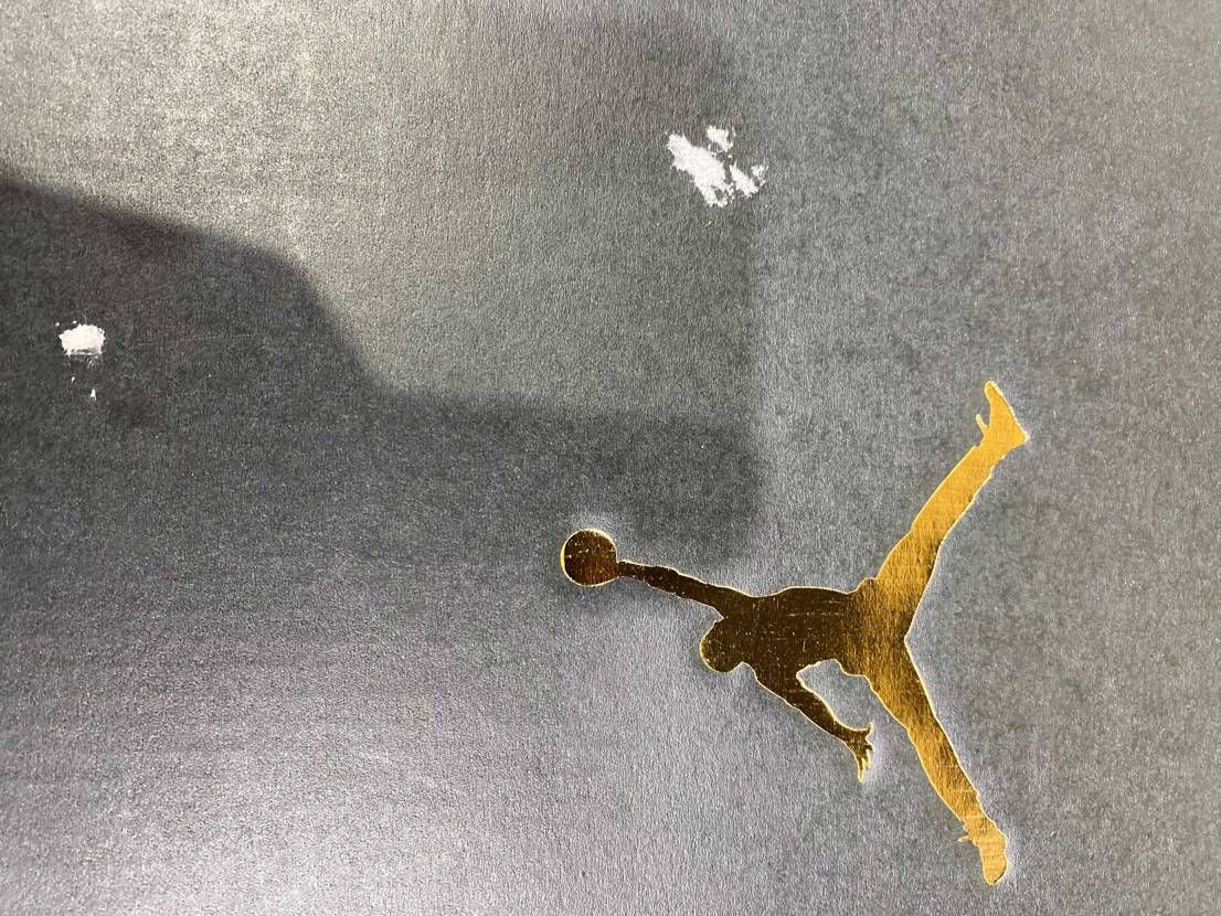 出品したいですが、コレは鑑定落ちの対象ですかね…？