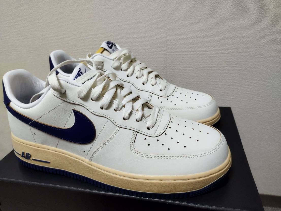 前から気になっていたAF1を購入✨
実物を見るとビンテージ