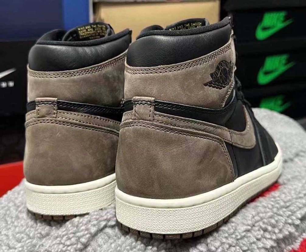 カッコよすぎ
タンのNIKE AIRは茶色でよかったのに