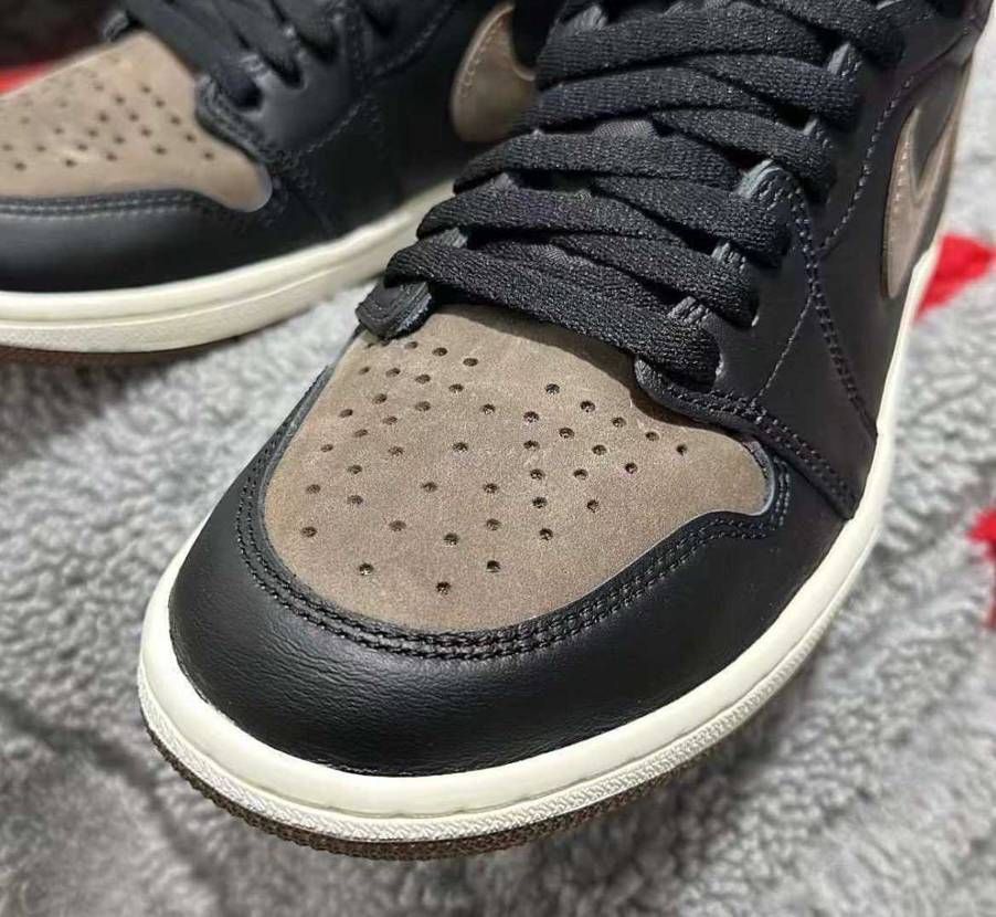 カッコよすぎ
タンのNIKE AIRは茶色でよかったのに