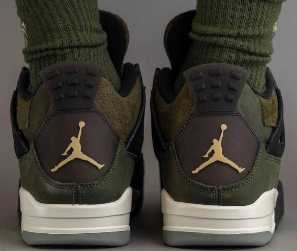 ミディアムオリーブ
12月2日予定