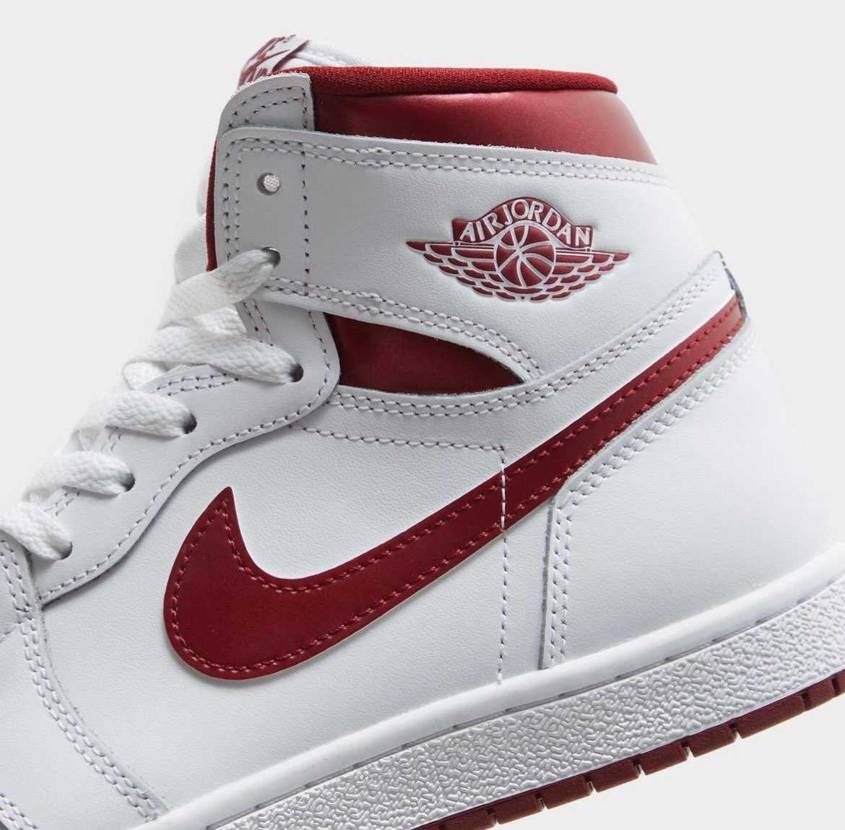 85 メタリックバーガンディ
2月16日予定