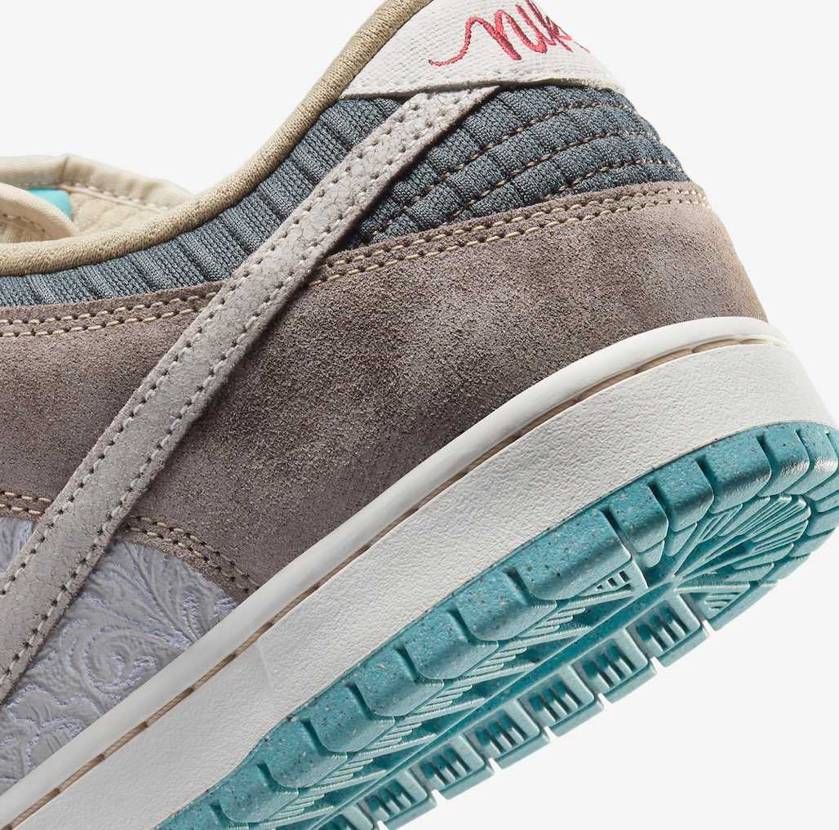 SB Dunk Low “Live, Laugh, Love