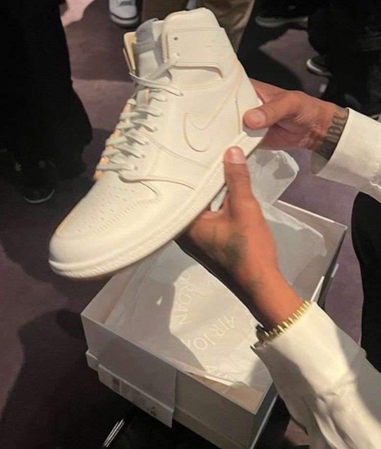 Jordan 1 High ‘85 Wings
$975