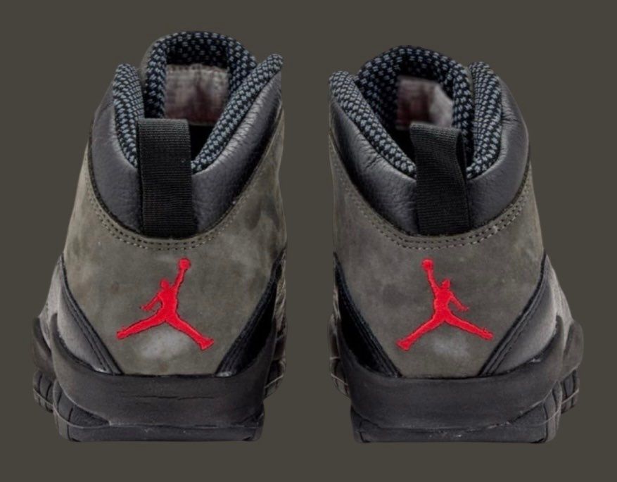 Air Jordan 11 “Black Red Grey”