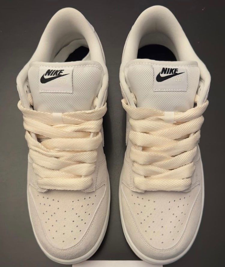 SB Dunk Low Pro B “ペールアイボリー”

