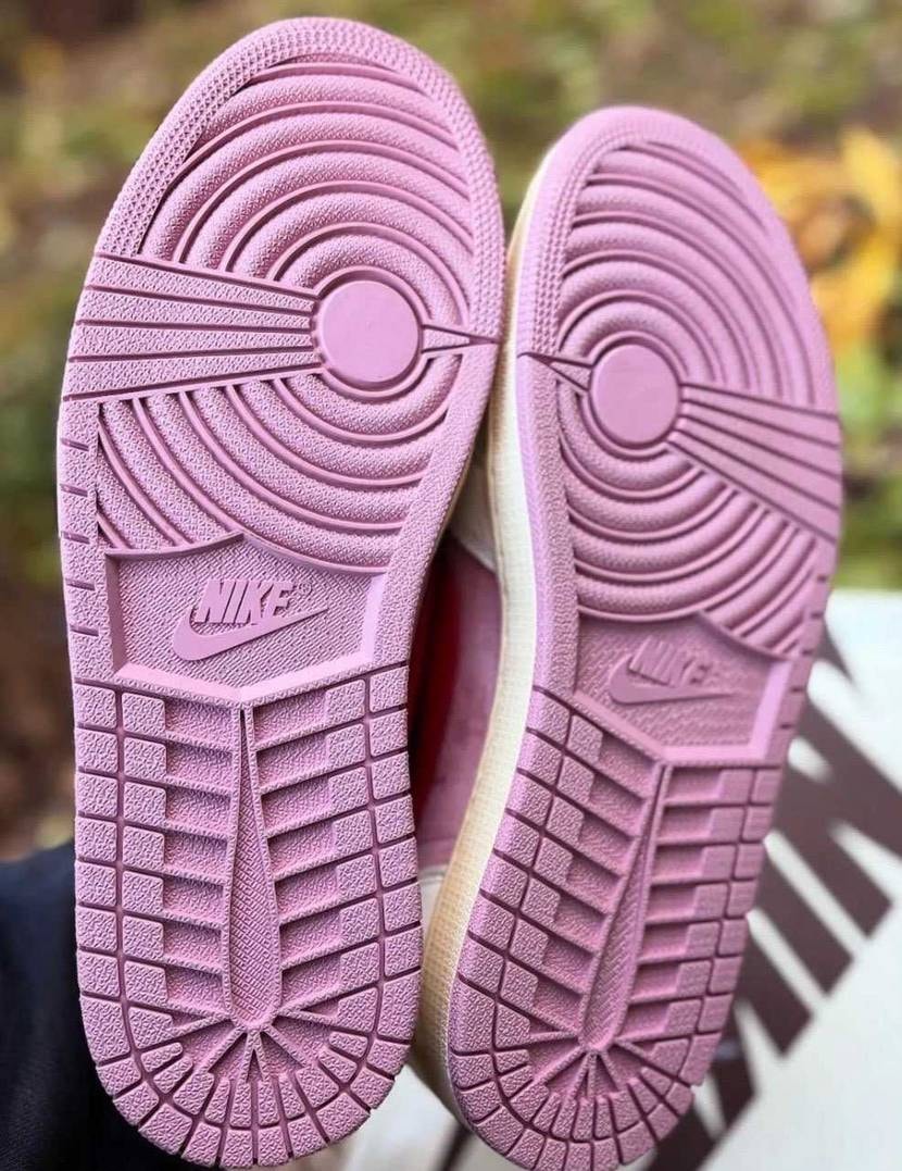 Travis Scott x Air Jordan 1 Lo