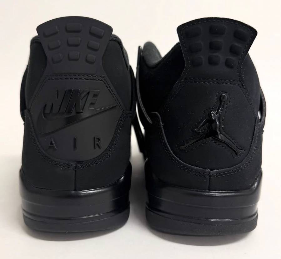 やはりヒールタブもレザーにしてほしかったな