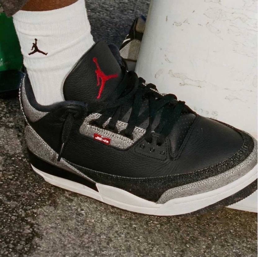 リーバイスAJ3
アパレルも発売予定