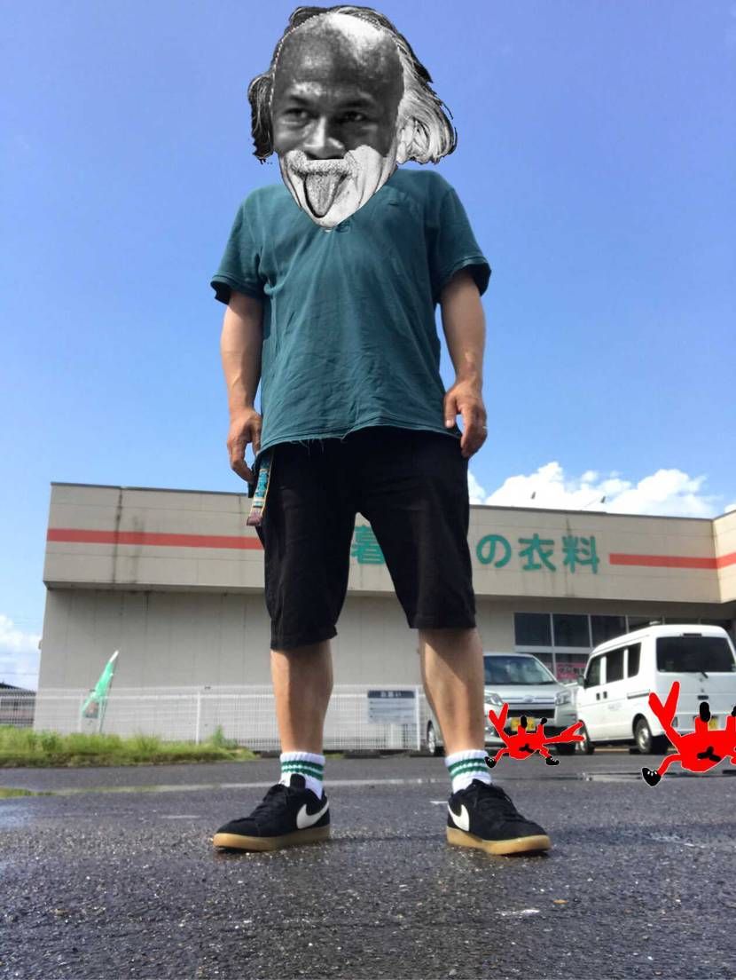 防獣杭を買いにチョロっと出掛ける

車にエヴァっちを忘れてた
二日ぶりに触