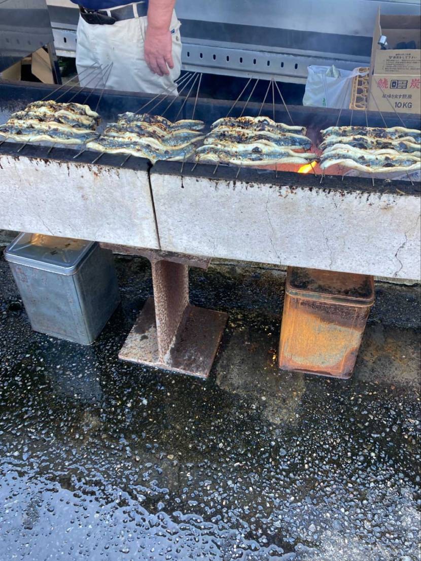 土曜に土用の丑ど〜よ､､､

昔ながらのお魚屋さんに買い