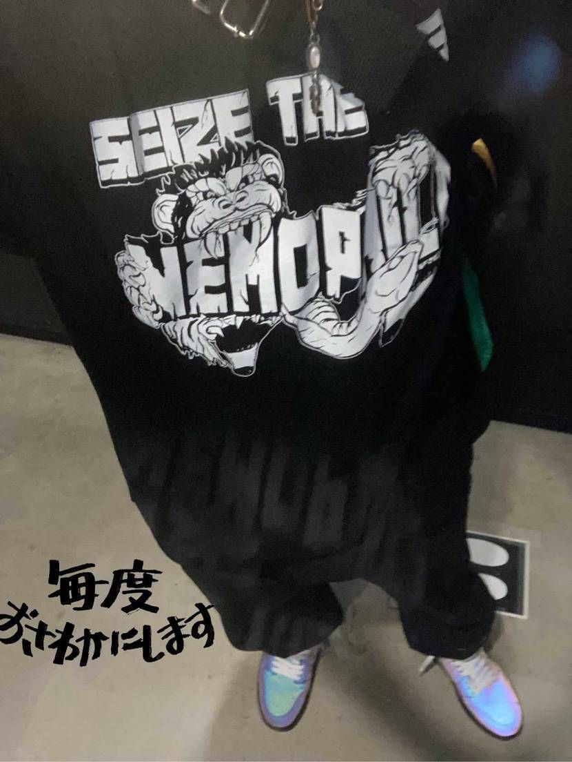 LIVE行ってきた
ボーカルがタクシー履いてた
対バンが凄くよかった