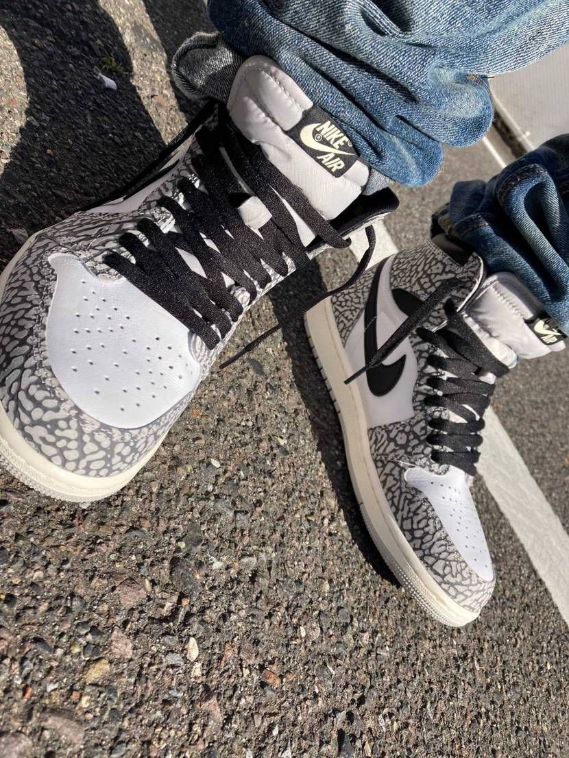 旬をずらして履いていくシリーズ

新しいの下ろすと
置き場所問題
そろそ