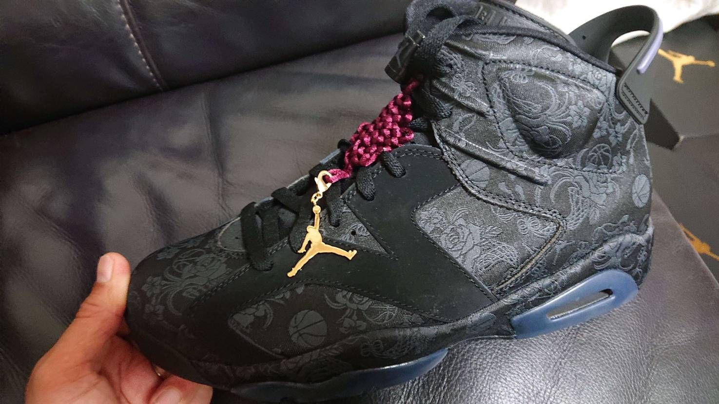 このスニーカー、なんで出てこないんだろ？
凄くカッコいいし、なんとなく上品