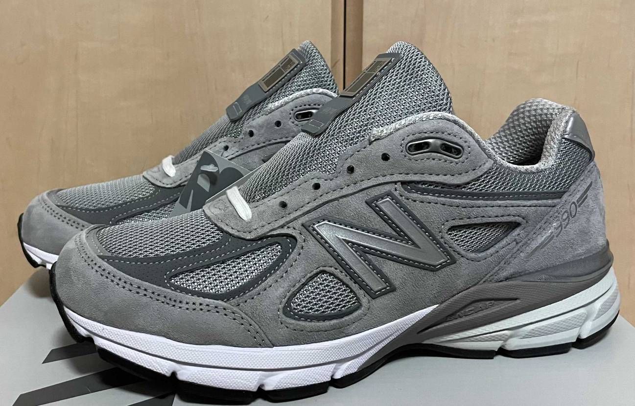 取寄せ完了。やっと新品のV4を履けます。