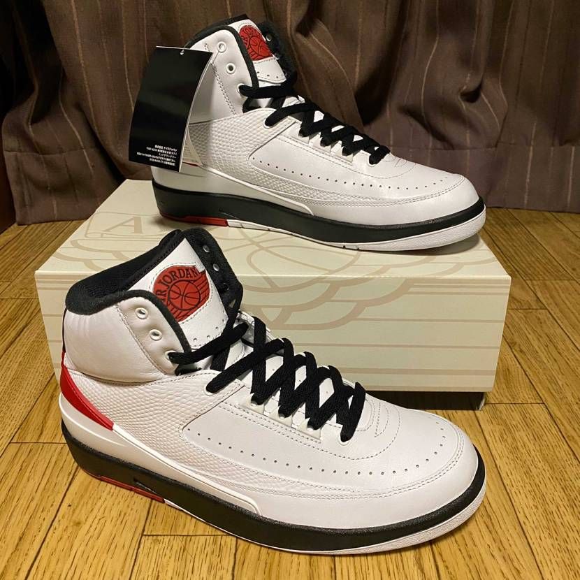 SNKRSの抽選で購入。
初めてのAJ2でしたが、高級感のある一足だと感じまし