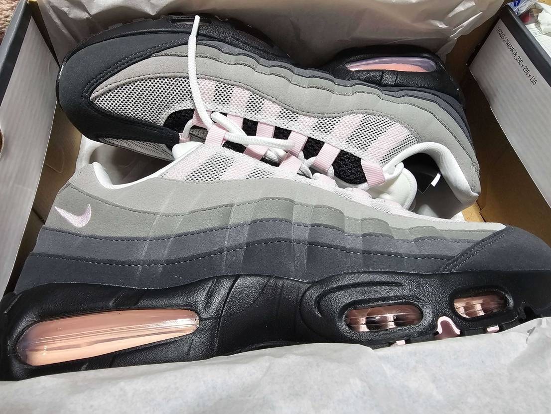 ZOZO早いね。昨日午後からの注文で届きました。
カラーもいいけどウイメンズだ