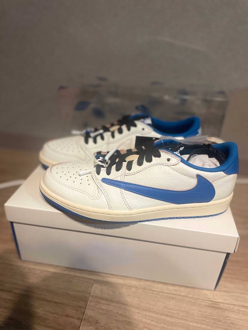 おほー！
色合い微妙かな〜って思ってたけど、
実際に手に取ってみるカッコいい