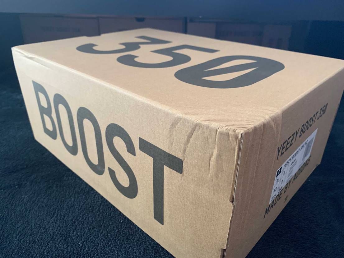 細かいけど、yeezy当たって嬉しかったけど、箱潰れてて萎えた