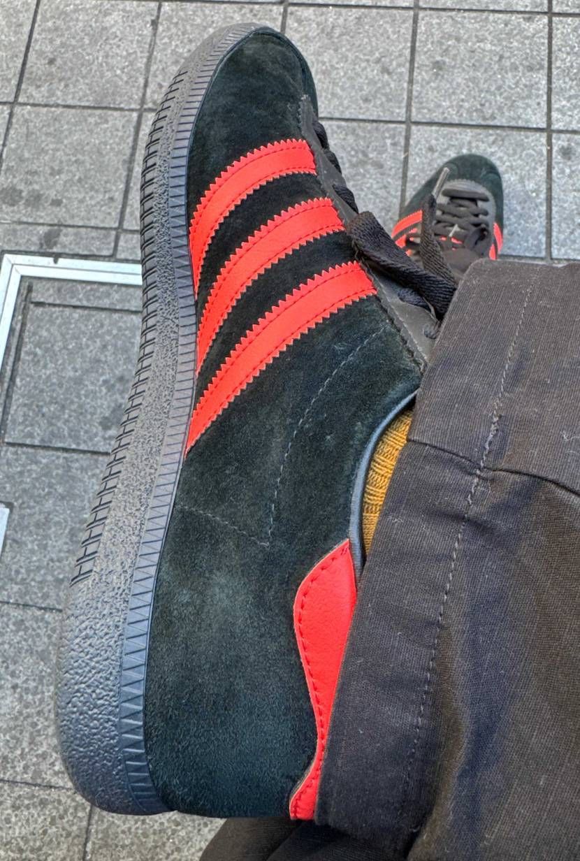 今日の靴
🇧🇪



（2枚目は拾いもの。黒ソールって本当にあるんです