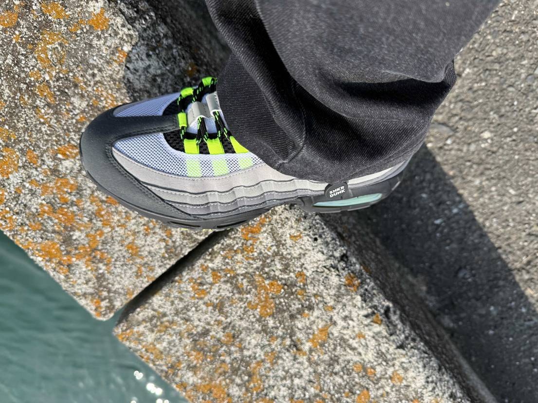 事前抽選外れたので、初めてスニダン様で初めてのプレ値での購入で、今日が初履き🌸