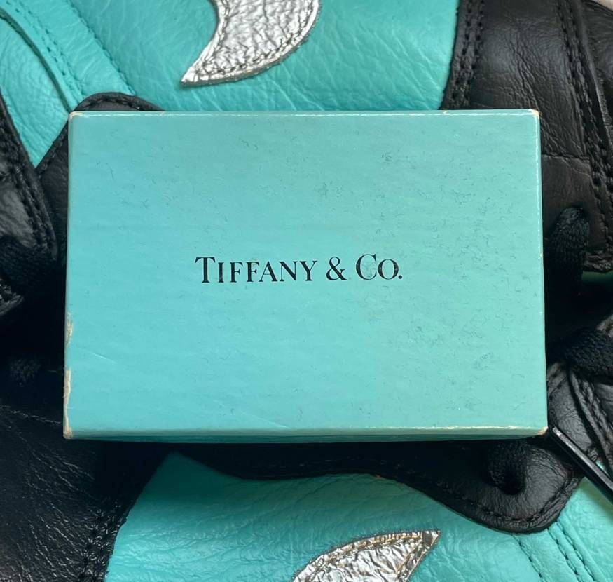 [AJ1 Tiffany Dunk Custom]
やっと